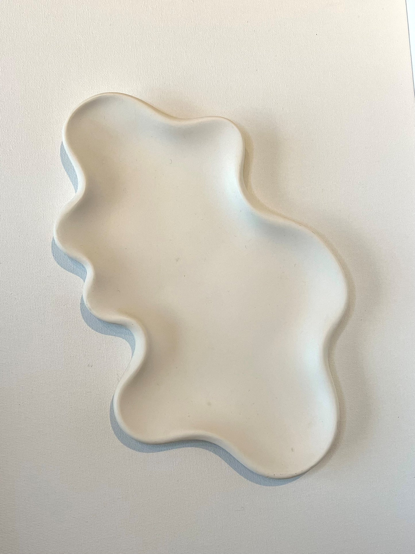Wavy tray