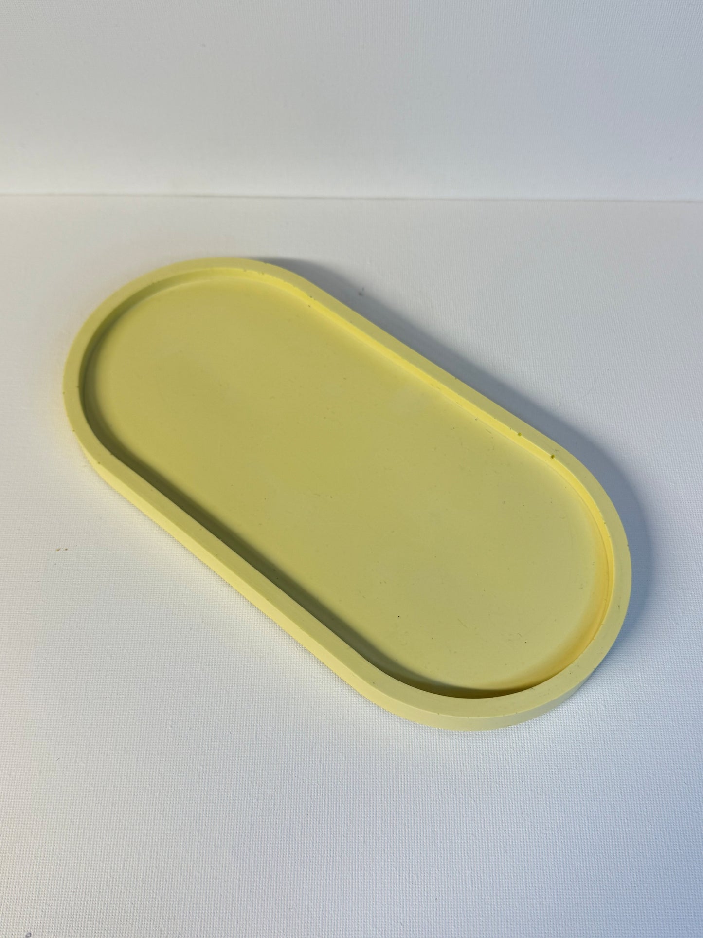 Oval tray
