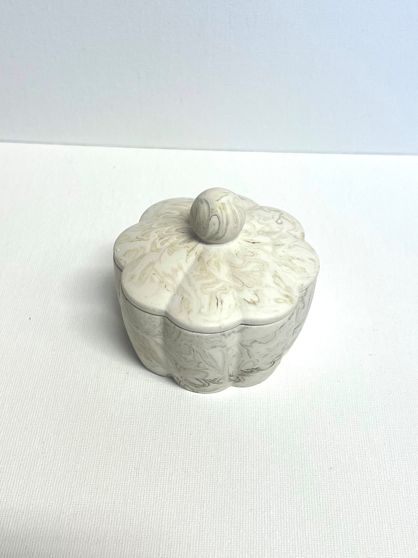 Flower shaped jar