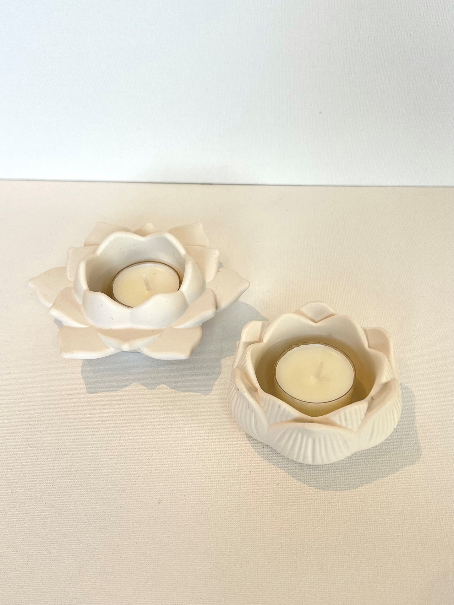 Flower tealight holder