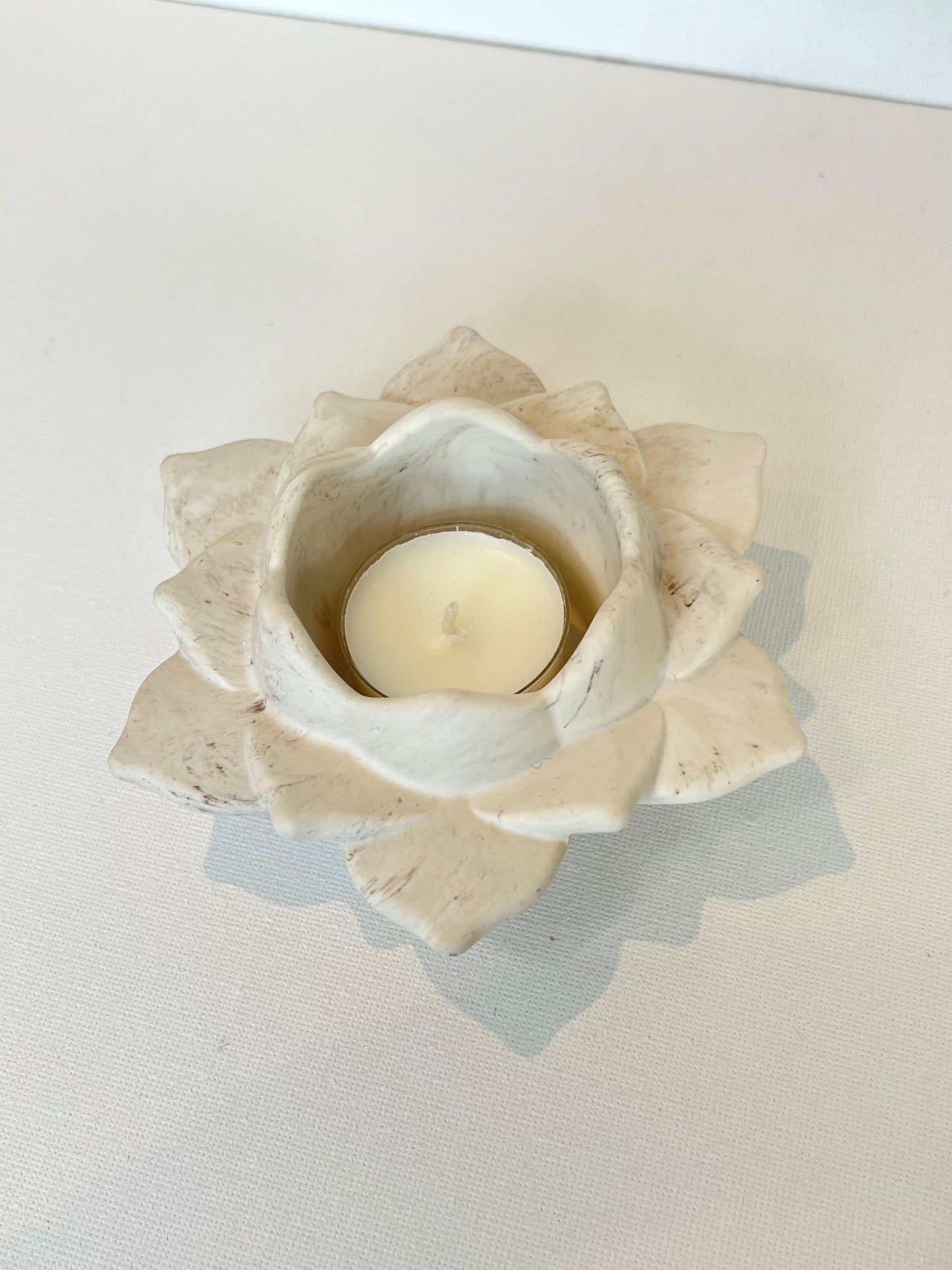 Lotus tealight holder