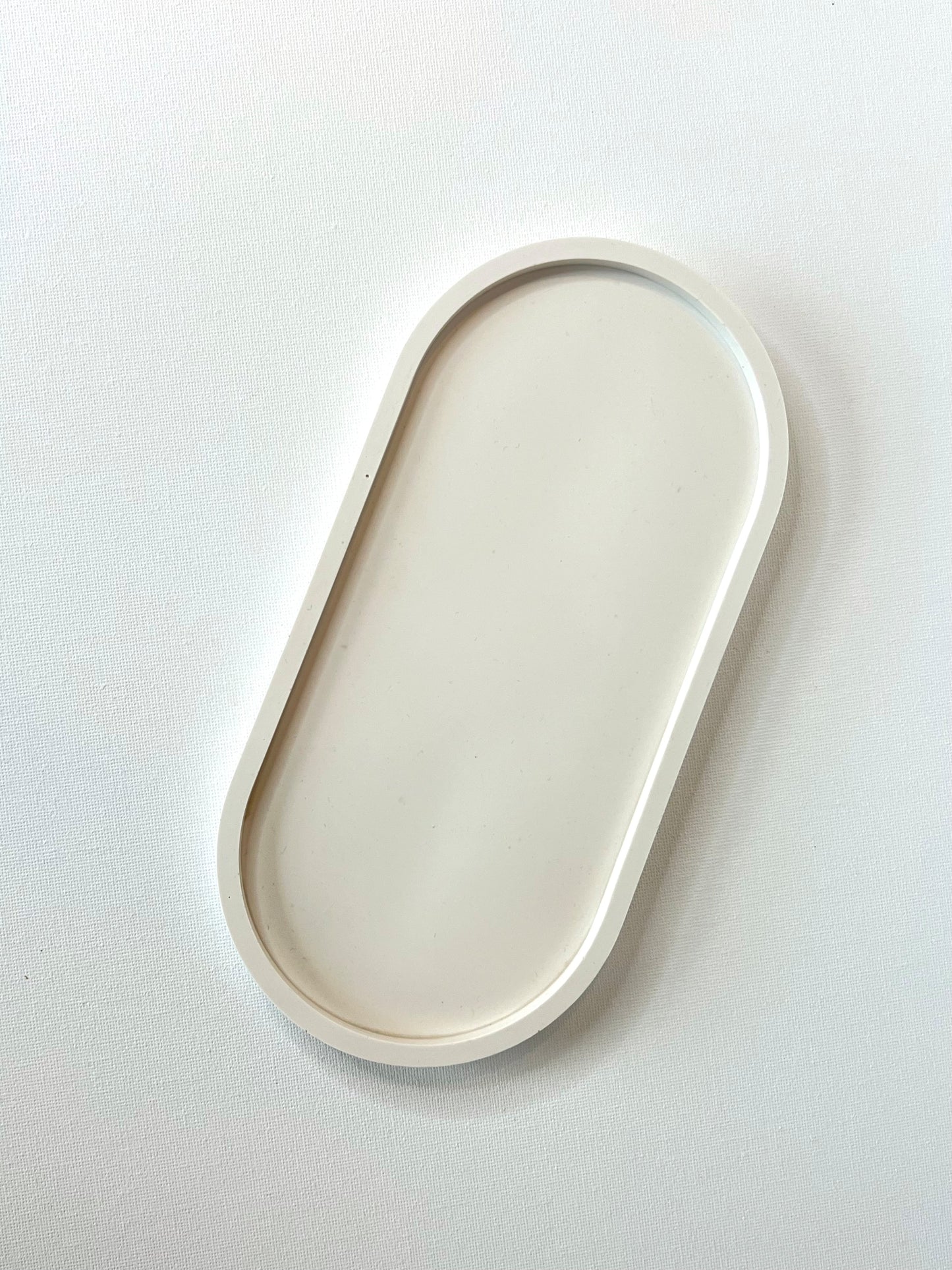 Oval tray