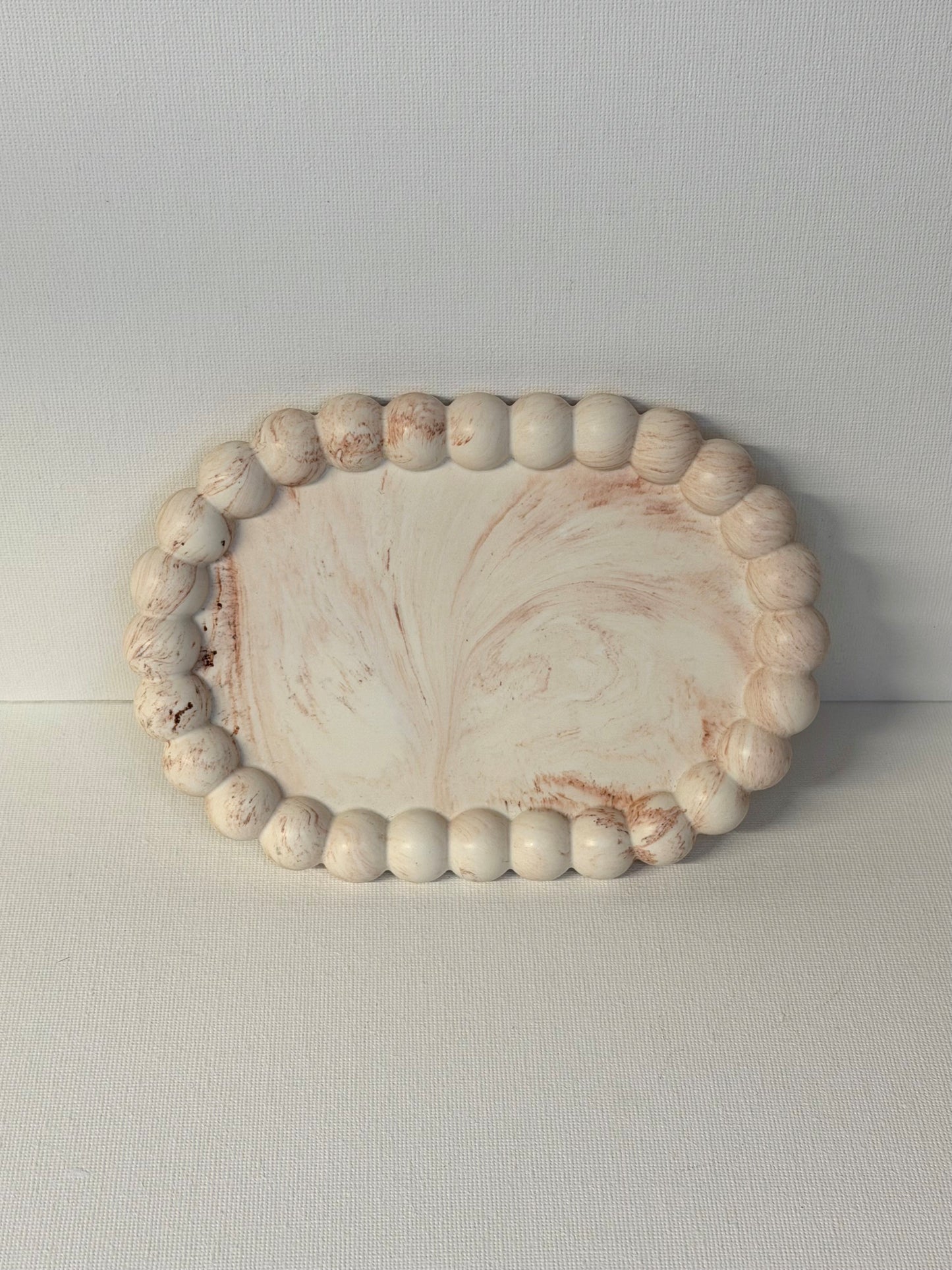 Oval tray with bubble edge