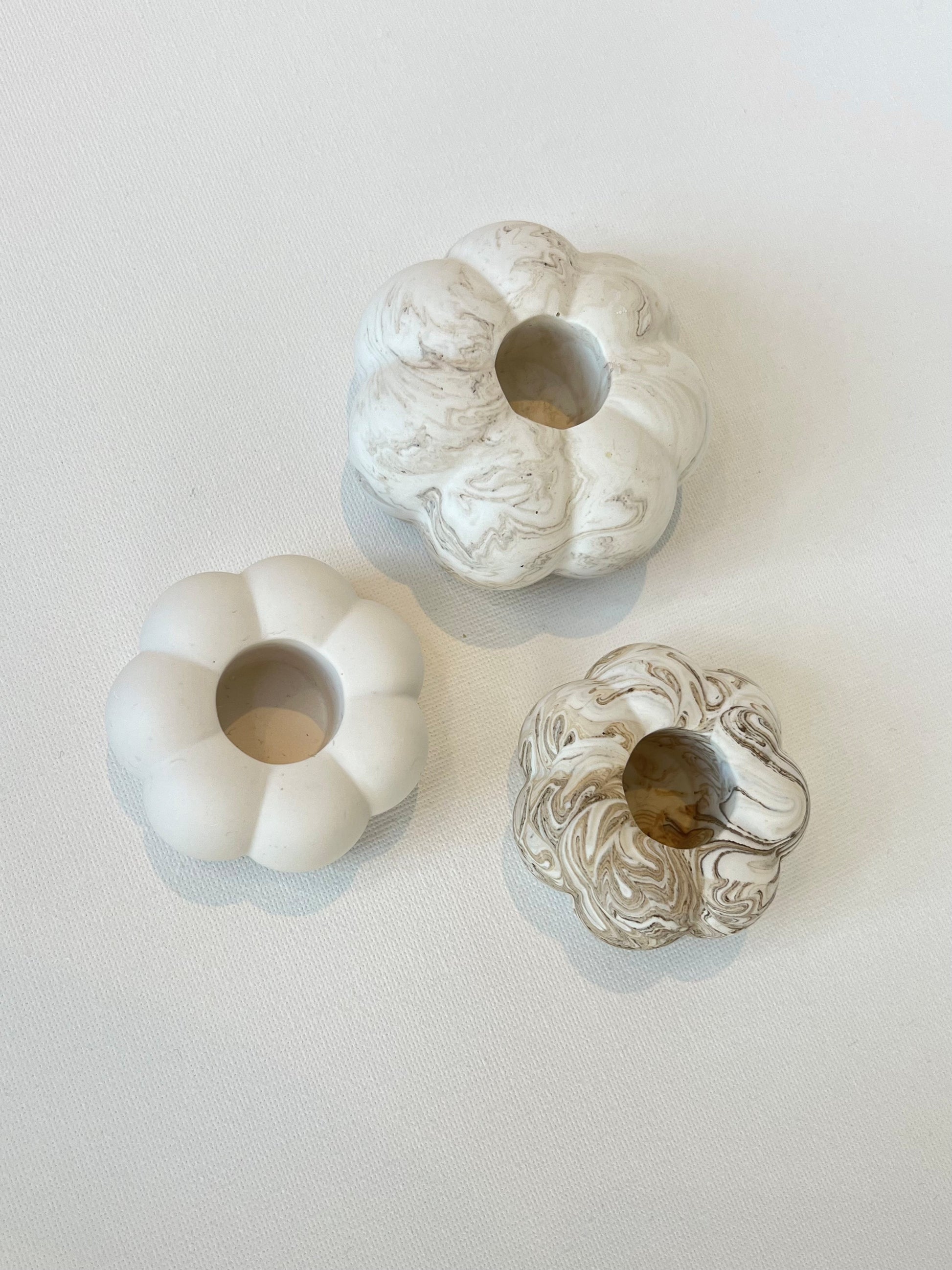 Jesmonite gresskarformet lysestake samling.