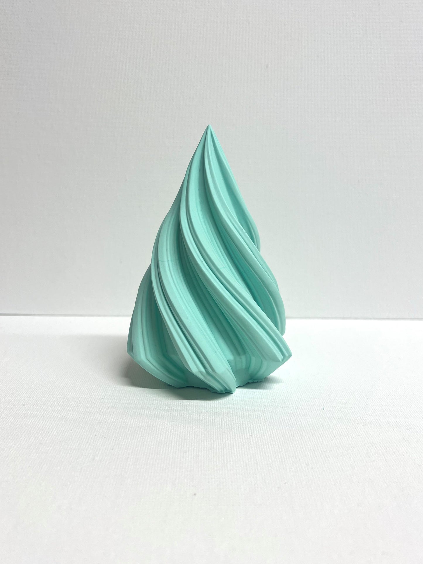 Swirley christmas tree - big