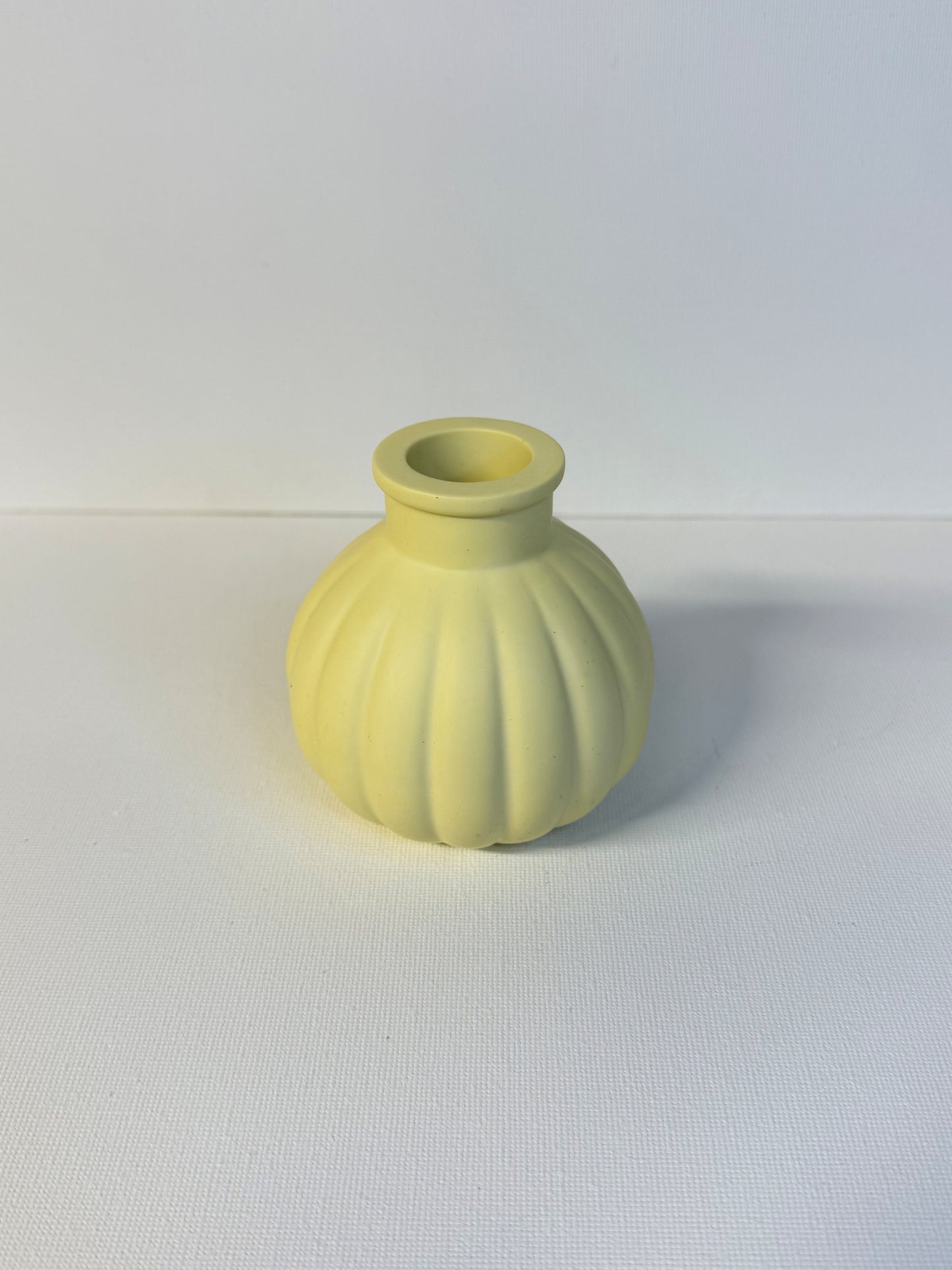 Round vase