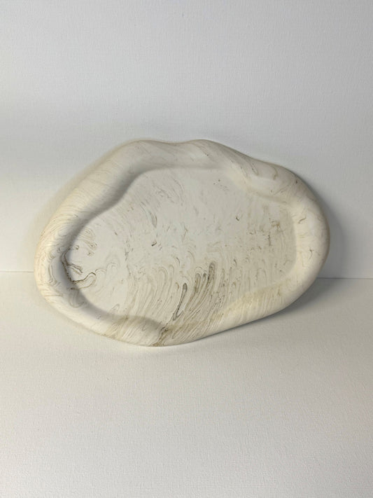 Tray with wavy shape