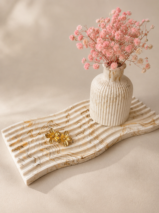Decorative tray with wavy lines